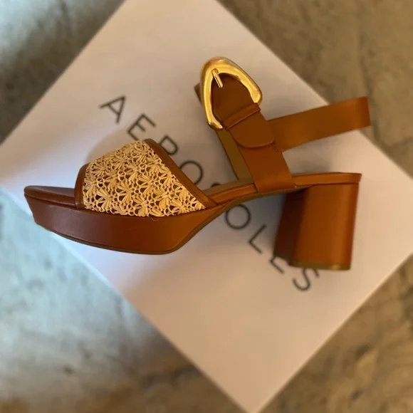 AEROSOLES Women's Tan and Brown Sandals - Picture 8 of 8